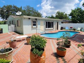 6670 Perry St, Hollywood FL 33024