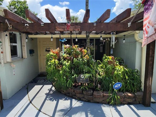 6670 Perry St, Hollywood FL 33024