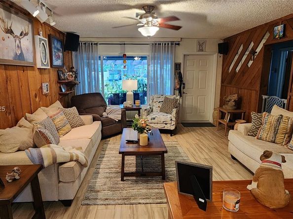 6670 Perry St, Hollywood FL 33024