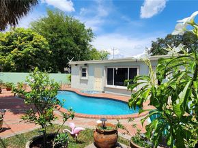 6670 Perry St, Hollywood FL 33024