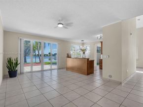 1249 NW 159TH Ave, Pembroke Pines FL 33028