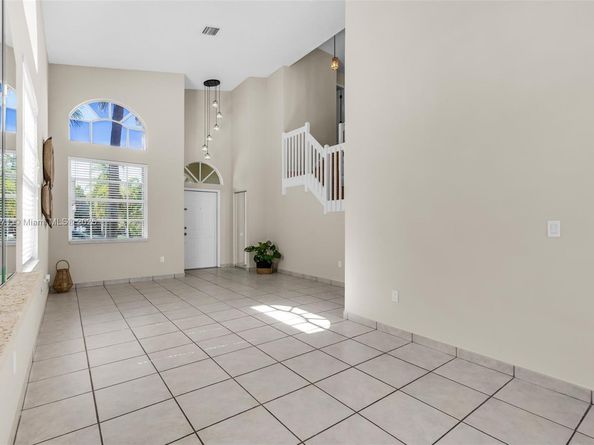 1249 NW 159TH Ave, Pembroke Pines FL 33028