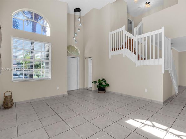 1249 NW 159TH Ave, Pembroke Pines FL 33028