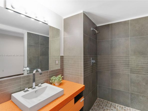 435 21st St 212, Miami Beach FL 33139