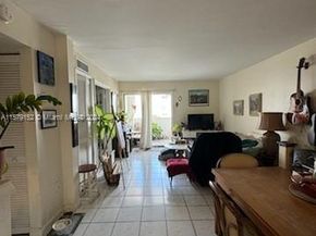 2000 Biarritz Dr 404, Miami Beach FL 33141