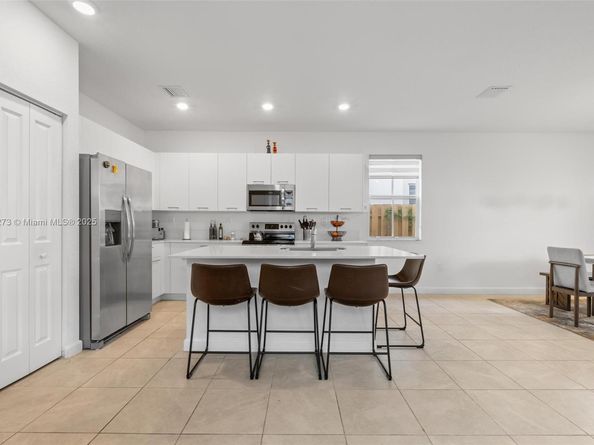 2357 NW 130th St, Miami FL 33167