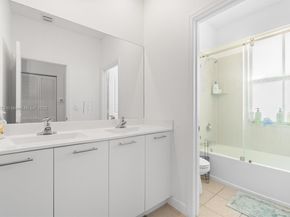 2357 NW 130th St, Miami FL 33167