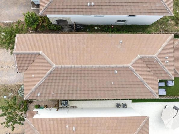 2357 NW 130th St, Miami FL 33167