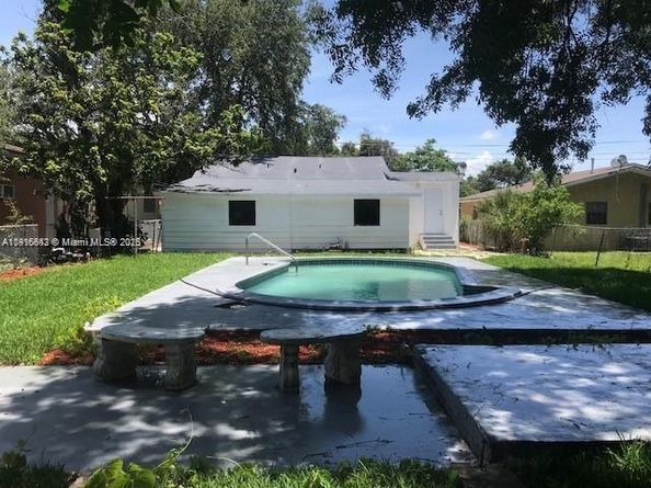 286 NW 57th St, Miami FL 33127