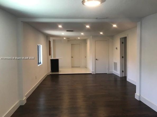 286 NW 57th St, Miami FL 33127