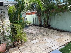 286 NW 57th St, Miami FL 33127