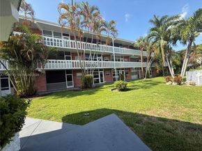 141 NE 10th Ave 17B, Hallandale Beach FL 33009