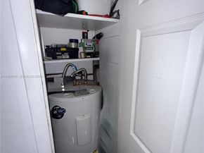 141 NE 10th Ave 17B, Hallandale Beach FL 33009