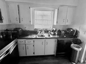 141 NE 10th Ave 17B, Hallandale Beach FL 33009