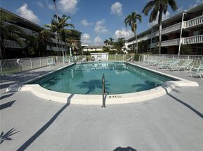 141 NE 10th Ave 17B, Hallandale Beach FL 33009