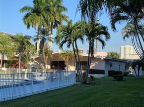 141 NE 10th Ave 17B, Hallandale Beach FL 33009