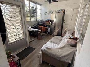 141 NE 10th Ave 17B, Hallandale Beach FL 33009