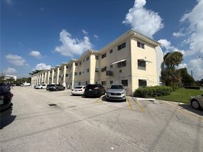 141 NE 10th Ave 17B, Hallandale Beach FL 33009