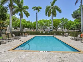 8440 SW 8th St 306A, Miami FL 33144
