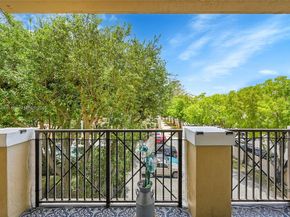 8440 SW 8th St 306A, Miami FL 33144