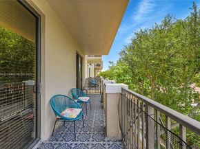 8440 SW 8th St 306A, Miami FL 33144