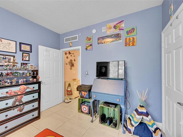 8440 SW 8th St 306A, Miami FL 33144