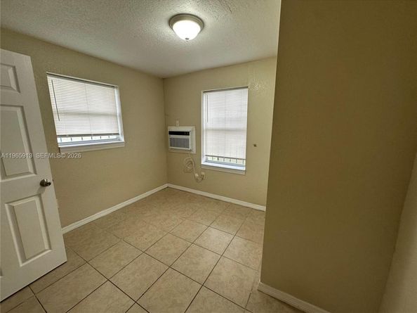 11815 SW 213th St, Miami FL 33177