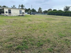 11815 SW 213th St, Miami FL 33177