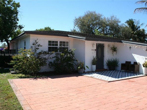 6532 Mayo St, Hollywood FL 33023