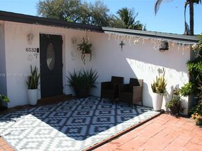 6532 Mayo St, Hollywood FL 33023