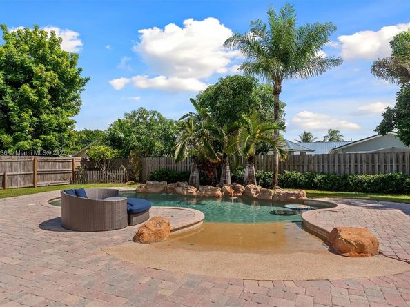 112 Prado St, Royal Palm Beach FL 33411