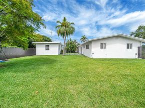 8640 SW 125th St, Miami FL 33156
