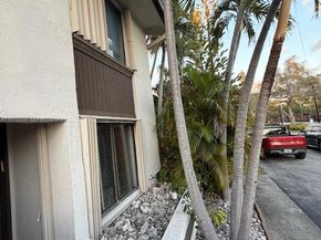 2661 NE 164th St 40, North Miami Beach FL 33160