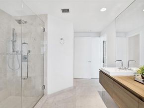 17301 Biscayne Blvd 1207, North Miami Beach FL 33160