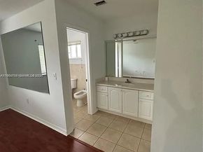 3783 NW 201st Ter, Miami Gardens FL 33055