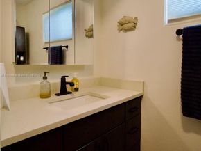 1007 N Golf Dr, Hollywood FL 33021