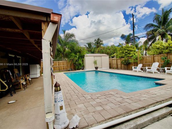 1007 N Golf Dr, Hollywood FL 33021