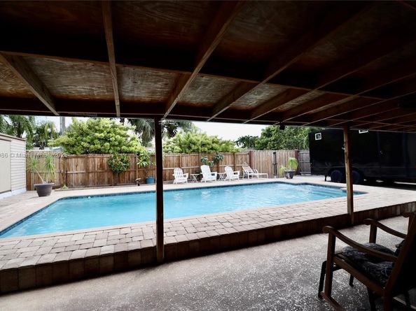 1007 N Golf Dr, Hollywood FL 33021