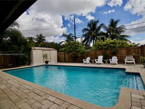 1007 N Golf Dr, Hollywood FL 33021
