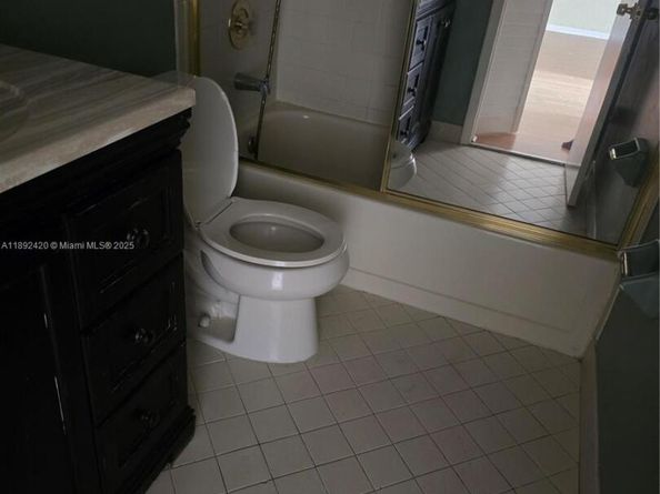 110 Lake Emerald Dr 404, Oakland Park FL 33309