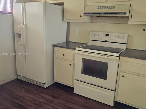 110 Lake Emerald Dr 404, Oakland Park FL 33309