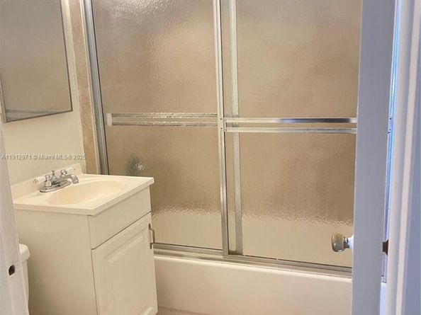 1913 Harding St, Hollywood FL 33020