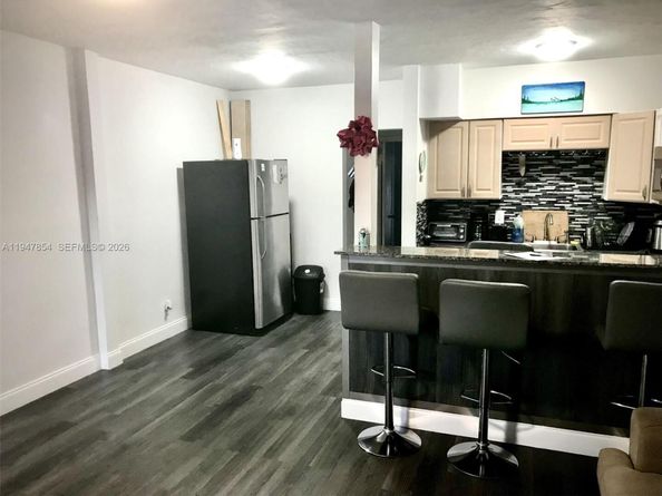 900 SW 11th Ave 7C, Hallandale Beach FL 33009