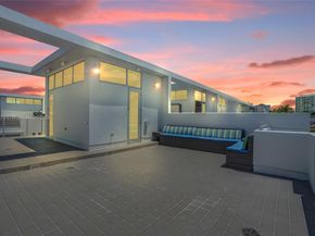 2725 NE 1st St, Pompano Beach FL 33062