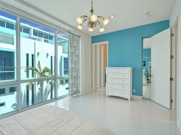 2725 NE 1st St, Pompano Beach FL 33062