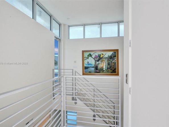 2725 NE 1st St, Pompano Beach FL 33062