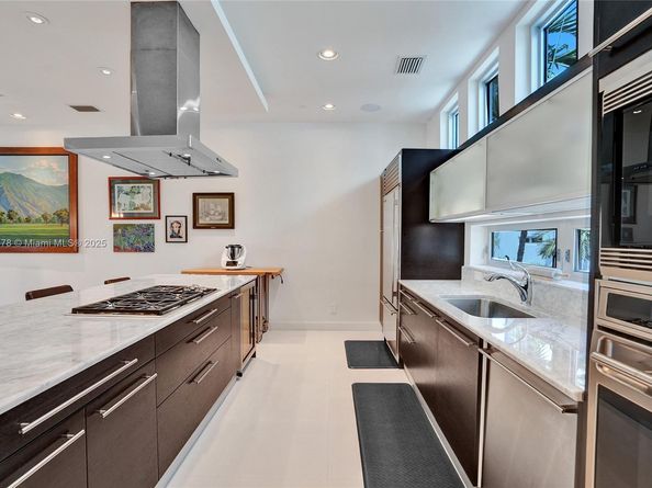 2725 NE 1st St, Pompano Beach FL 33062