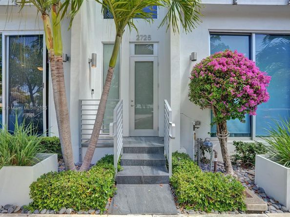 2725 NE 1st St, Pompano Beach FL 33062