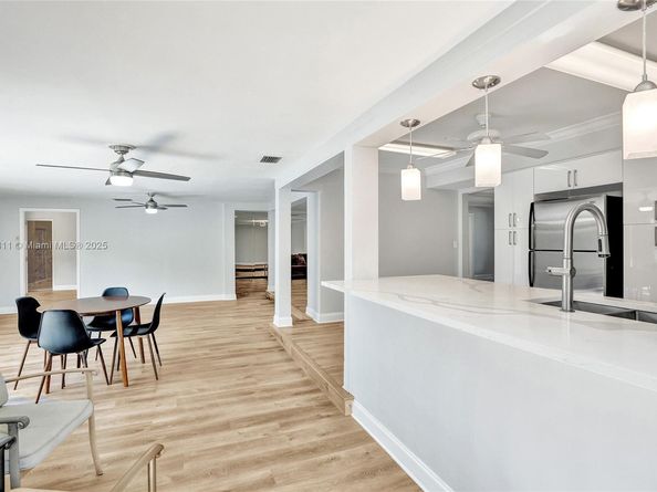 2031 NE 62nd St, Fort Lauderdale FL 33308
