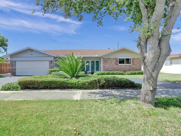 2031 NE 62nd St, Fort Lauderdale FL 33308